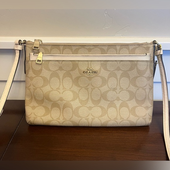 Sold - Picture 4 of 6